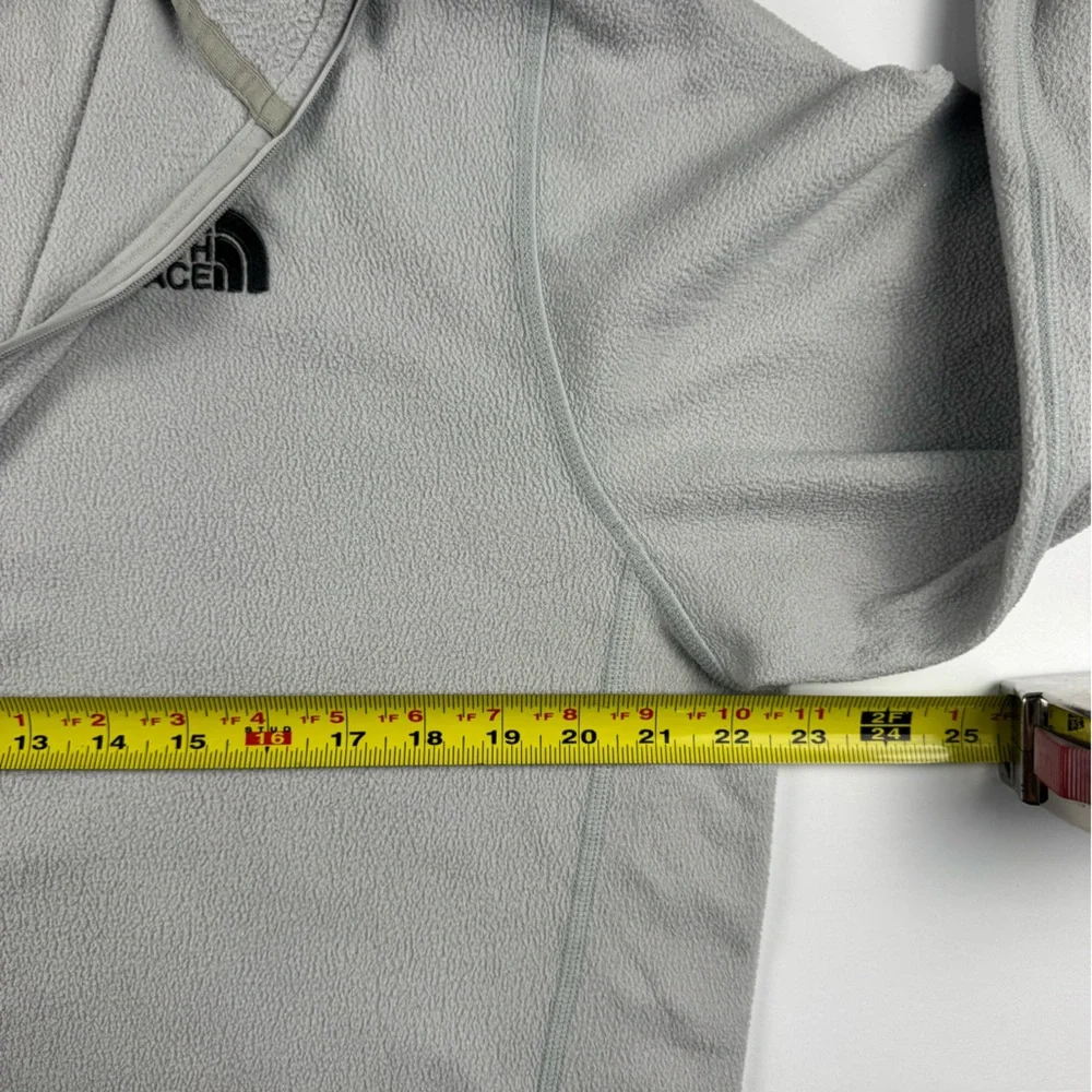 The North Face men’s Gray and Black Logo lightweight 1/4 zip Fleece